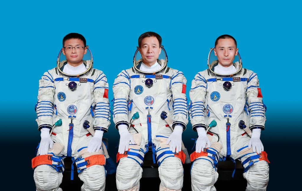Taikonautit Jing Haipeng, Zhu Yangzhu and Gui Haichao